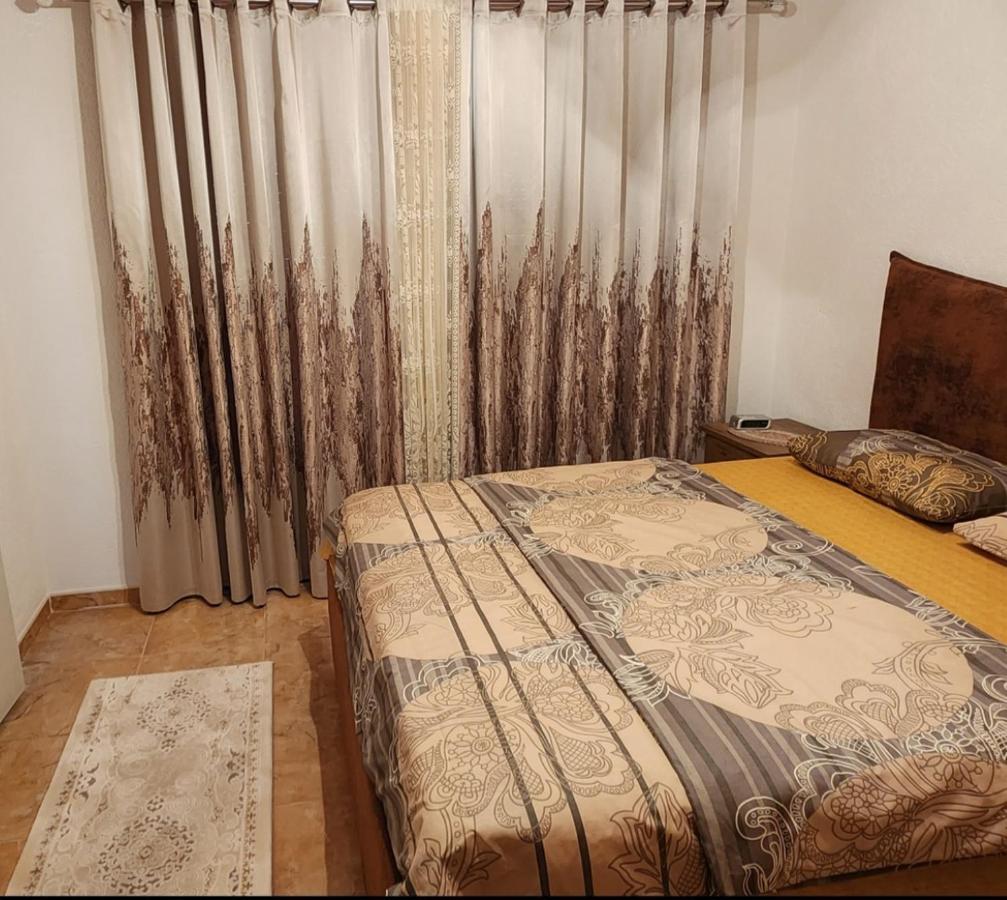 Apartments Ishmi In Center Of Улцинь Номер фото