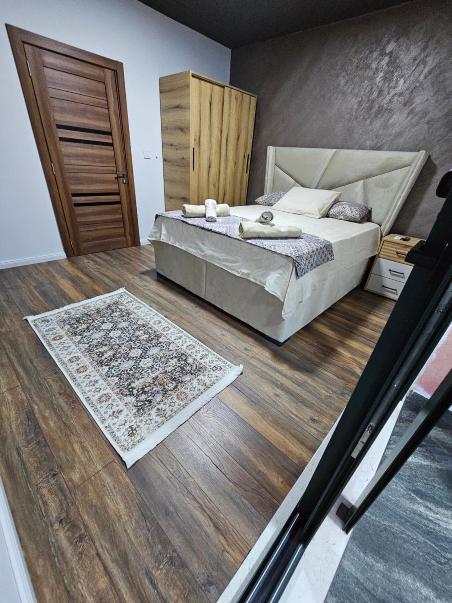 Apartments Ishmi In Center Of Улцинь Екстер'єр фото