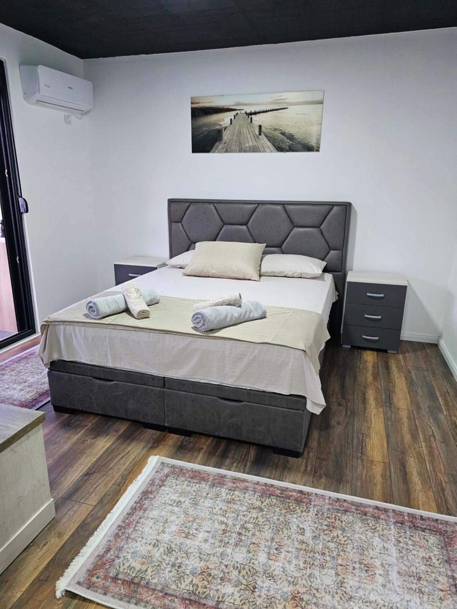 Apartments Ishmi In Center Of Улцинь Екстер'єр фото